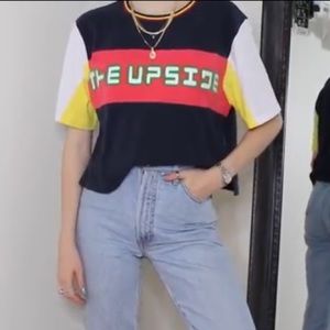 UPSIDE CROP TEE